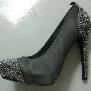 Bakers Vice Gray Silver Studs Spikes Embellished High Heel Pumps Size 8 Satin